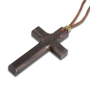 bijou croix en bois