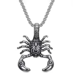 collier pendentif scorpion